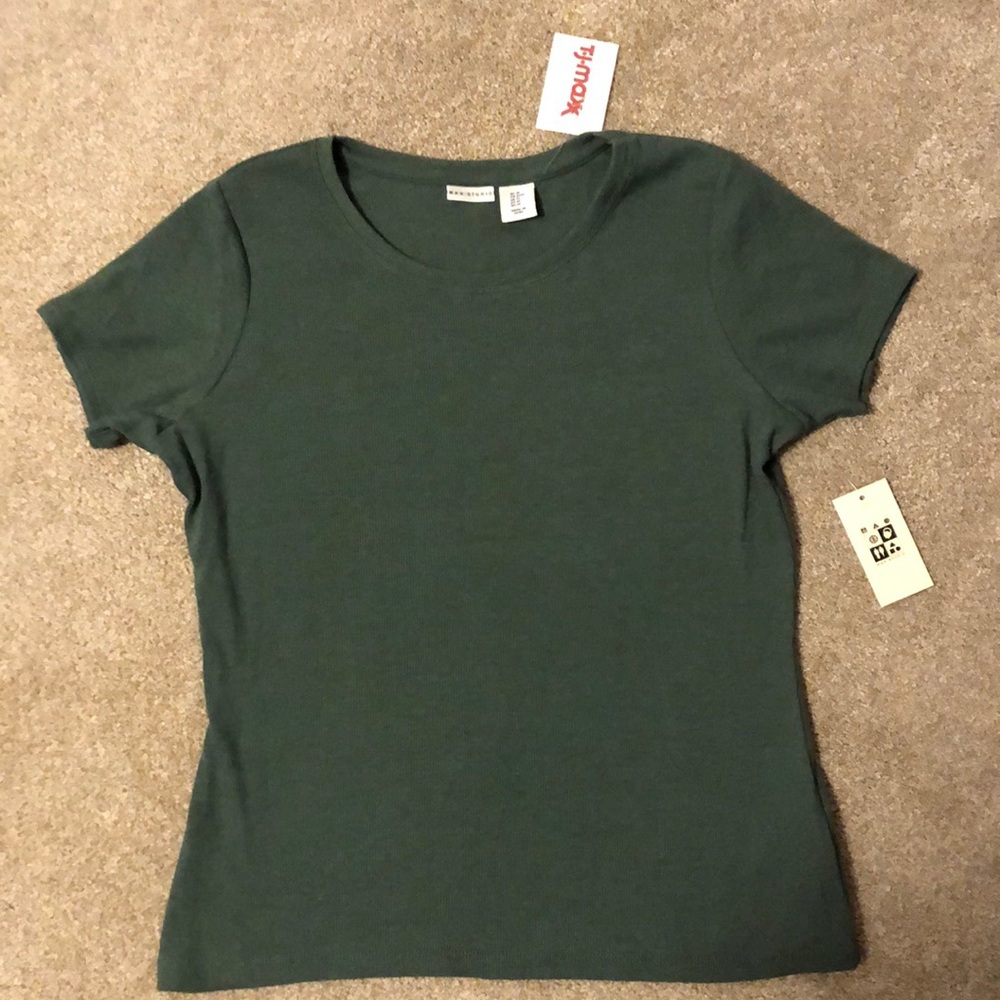 Green shirt size M